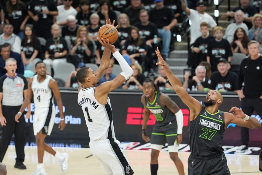 Spurs blow past Timberwolves, even series in Game 2