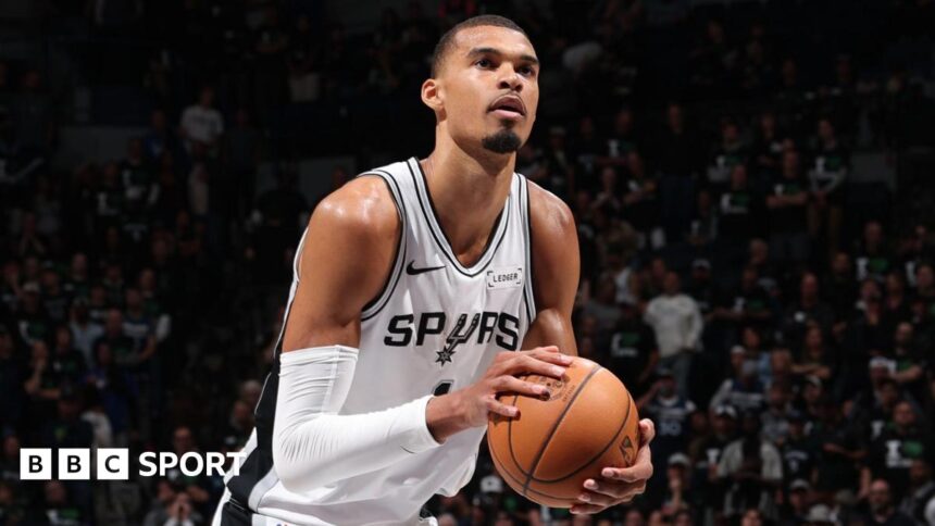 Spurs and Knicks win on road in Conference semis