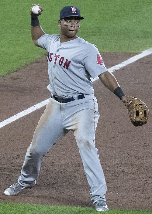 Rafael Devers homers to power Giants past Pirates