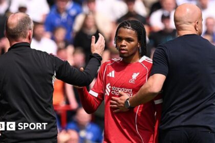 Boos, no intensity and no identity - what is Slot's Liverpool?