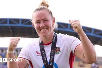 Four-try Packer 'doesn't go away' as England set up Grand Slam decider