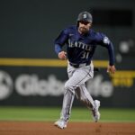 Astros claim OF Rhylan Thomas off waiver from Mariners
