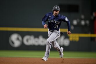 Astros claim OF Rhylan Thomas off waiver from Mariners