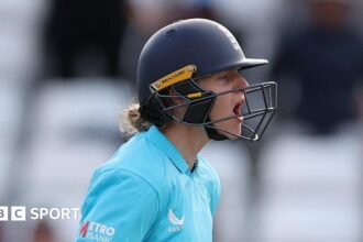 Dean drags England to one-wicket win over NZ