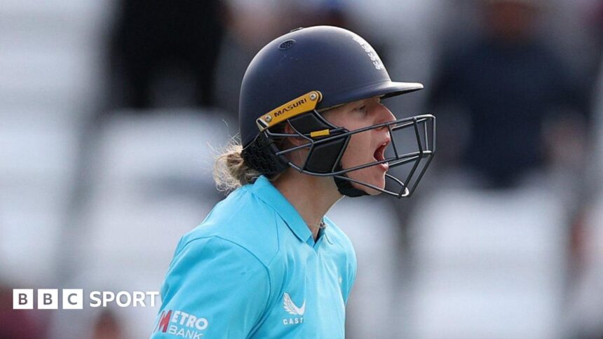 Dean drags England to one-wicket win over NZ