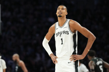 Spurs' Victor Wembanyama ejected in Game 4 for elbowing Naz Reid in the face
