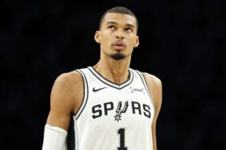 Spurs lose Victor Wembanyama to first career ejection after violent elbow in Western Conference semi