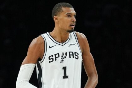 Spurs coach fires off Victor Wembanyama defense after star's Game 4 ejection for elbow-swinging inci