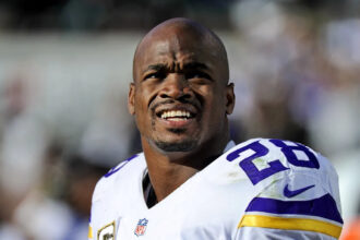 Vikings to induct Adrian Peterson into their Ring of Honor
