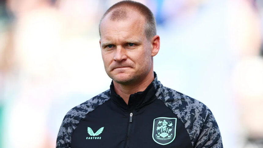 Huddersfield boss Manning leaves League One club