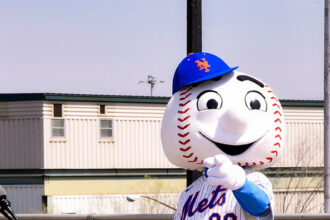 Report: Mets to promote OF A.J. Ewing from Triple-A
