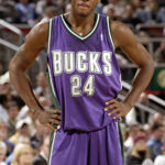 Ex-Bucks player Desmond Mason arrested in Oklahoma City for theft