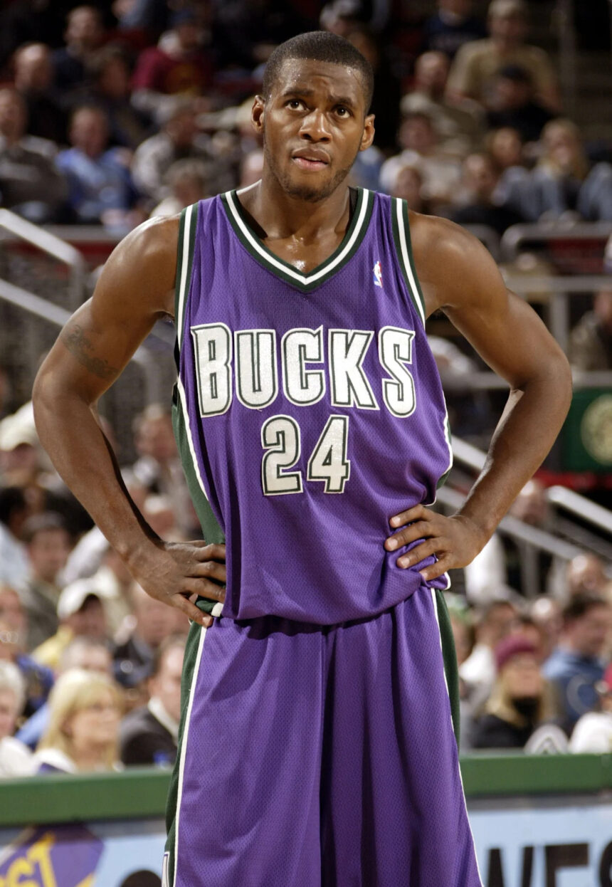 Ex-Bucks player Desmond Mason arrested in Oklahoma City for theft