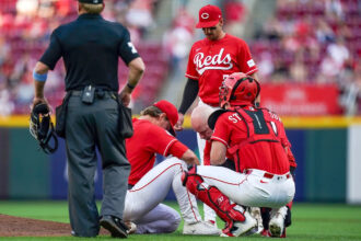 Reds' Brady Singer survives injury scare, expects to make next start