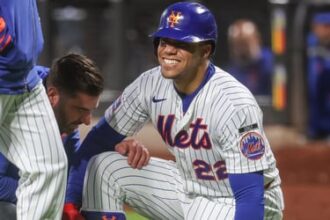 Mets' Juan Soto leaves for pinch-hitter in seventh inning after fouling ball off ankle earlier