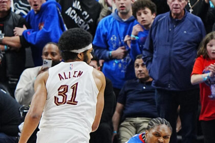 Ausar Thompson no-call infuriates Pistons, but not like Game 5 flop