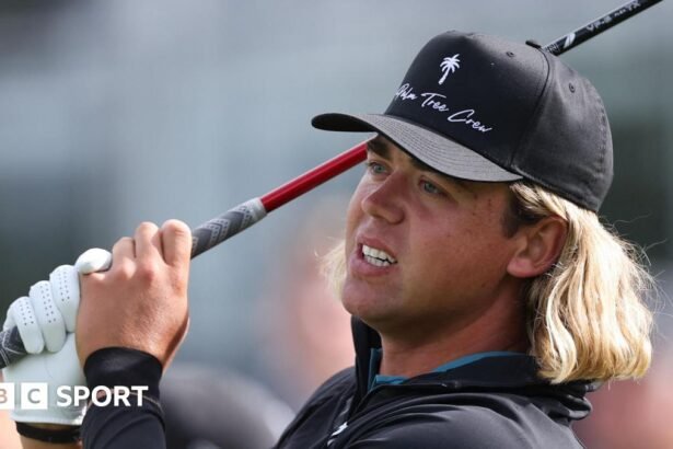 'My caddie was yelling at me' - late Higgo denied US PGA lead