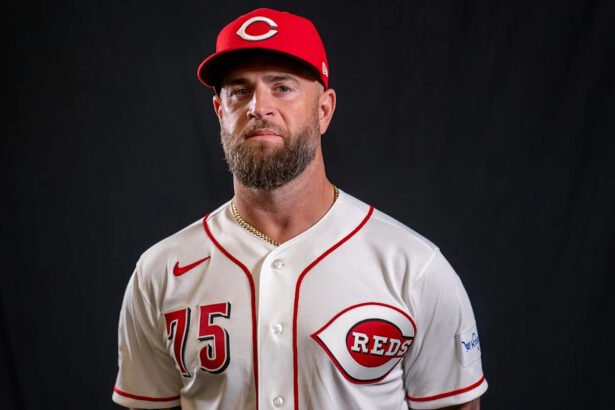 Tito Speedo makes appearance as Reds rout Nats with cringe-worthy vibe